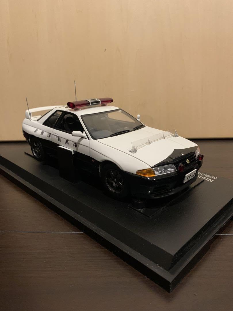 Amazon.co.jp: 京商118 神奈川県警 高速道路交通警察隊 GT-R32