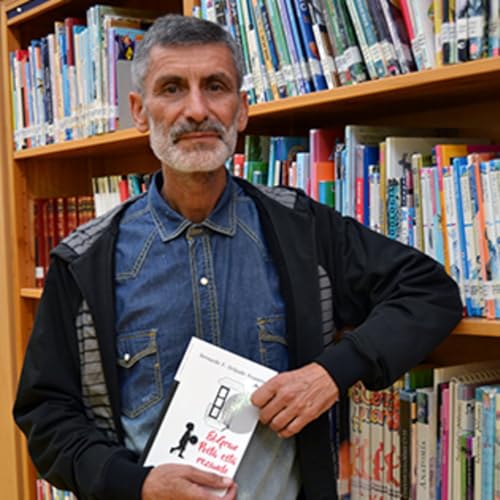 Entrevista al maestro y poeta Bernardo F. Delgado, autor de 'El gran poeta está rezando' (Ed. Nazarí)