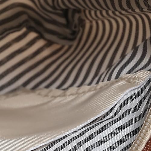 شنطة يد صغيرة من النايلون بمقبض علوي من لوو، بيج مع غطاء جلدي بني، قطع معدنية ذهبية