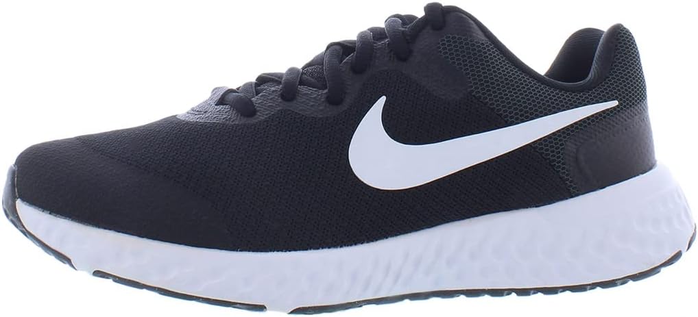 NIKE Revolution 6 Trainers for men, Black White, 40 EU