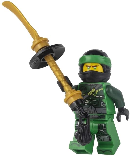 Foto 2 de 3 de LEGO Ninjago: Lloyd cazado con espada de oro