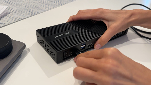 Amazon.com: WAVLINK Displaylink Docking Station 3 Monitors with