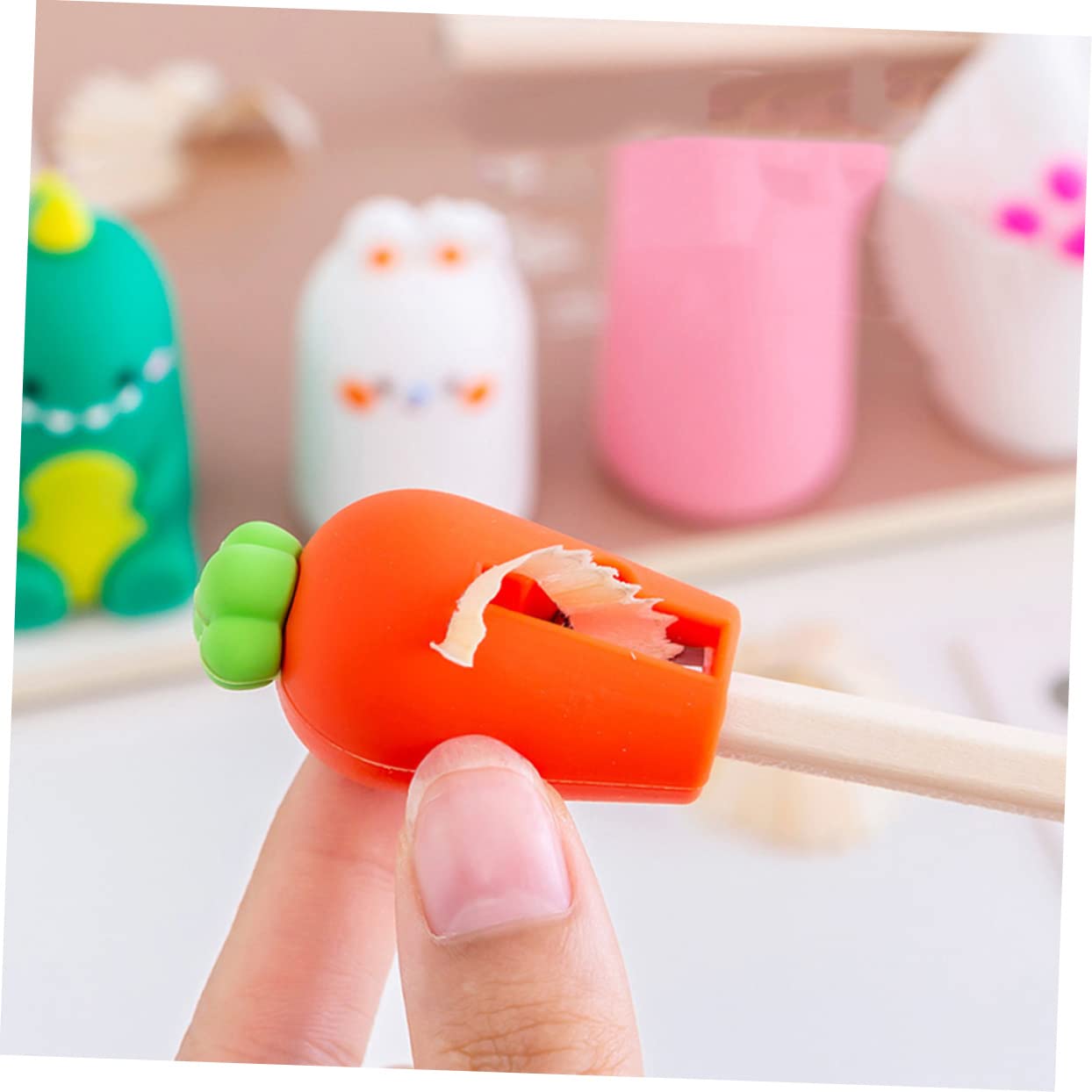 SEWACC 15stücke Cartoon Mini Bleistiftspitzer Für Tragbarer Handanänger Langlebig Und Verschleißfest Süßes Design Für Schule Und Zuhause