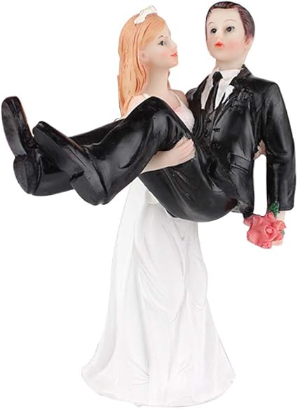 Amazon Co Jp Winomo ケーキトッパー ケーキ デコレーション かわいい キャラクター 結婚式 花嫁花婿 樹脂 装飾品 彫像 装飾置物 ウエディングケーキ トッパー 写真 小道具 新郎新婦 ウエディング ロマンチック 周年記念 8 5 5 5 12 8cm ホーム キッチン