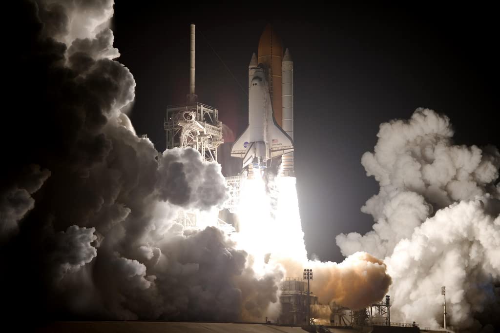 Amazon.com: Space Shuttle Discovery Blast Off Orbiter Vehicle