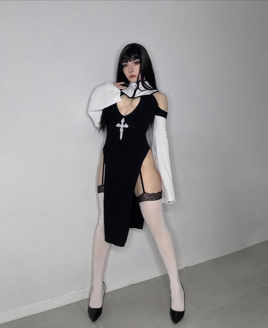 KORURACLUB Costume Sexy da Suora Anime (Set da 3 Pezzi) per Cosplay e Suora Sexy (Nero, XS-M)