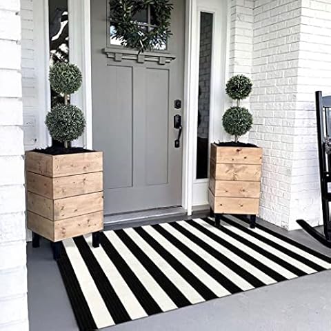 Seavish Indoor Outdoor Doormats, 4’x5.9’ Black and Ivory Stripes Rug Handmade Moven Floor Rug, Machine Washable Carpet Cotton Area Rug for Porch/Living Room/Entry Way/Laundry Cover