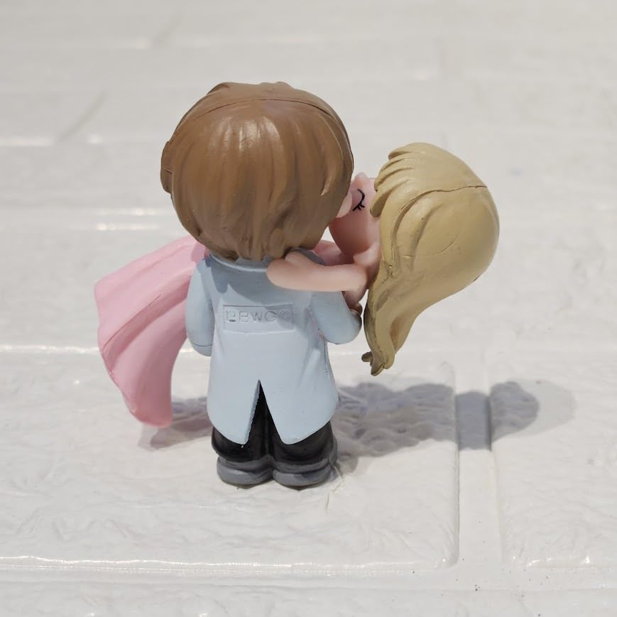 Image of Miniature Holding Couple Figurines | Cute Lovers Miniature for Mini Garden Decor, Dollhouse Accessories, Terrarium & Fairy Garden Decor