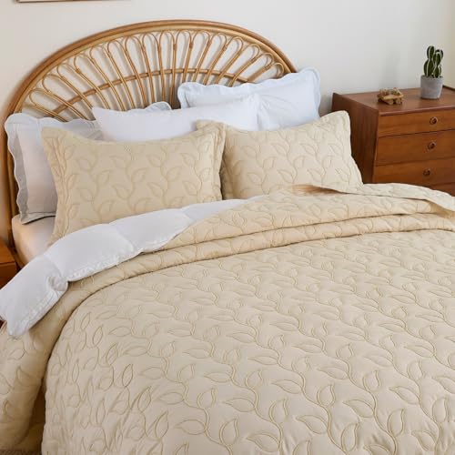 Image of EVENHUG Quilt Queen Size Bedding Set with Pillow Sham Lightweight Bedspreads Coverlet Soft Reversible Bed Cover for All Season 3 Piece