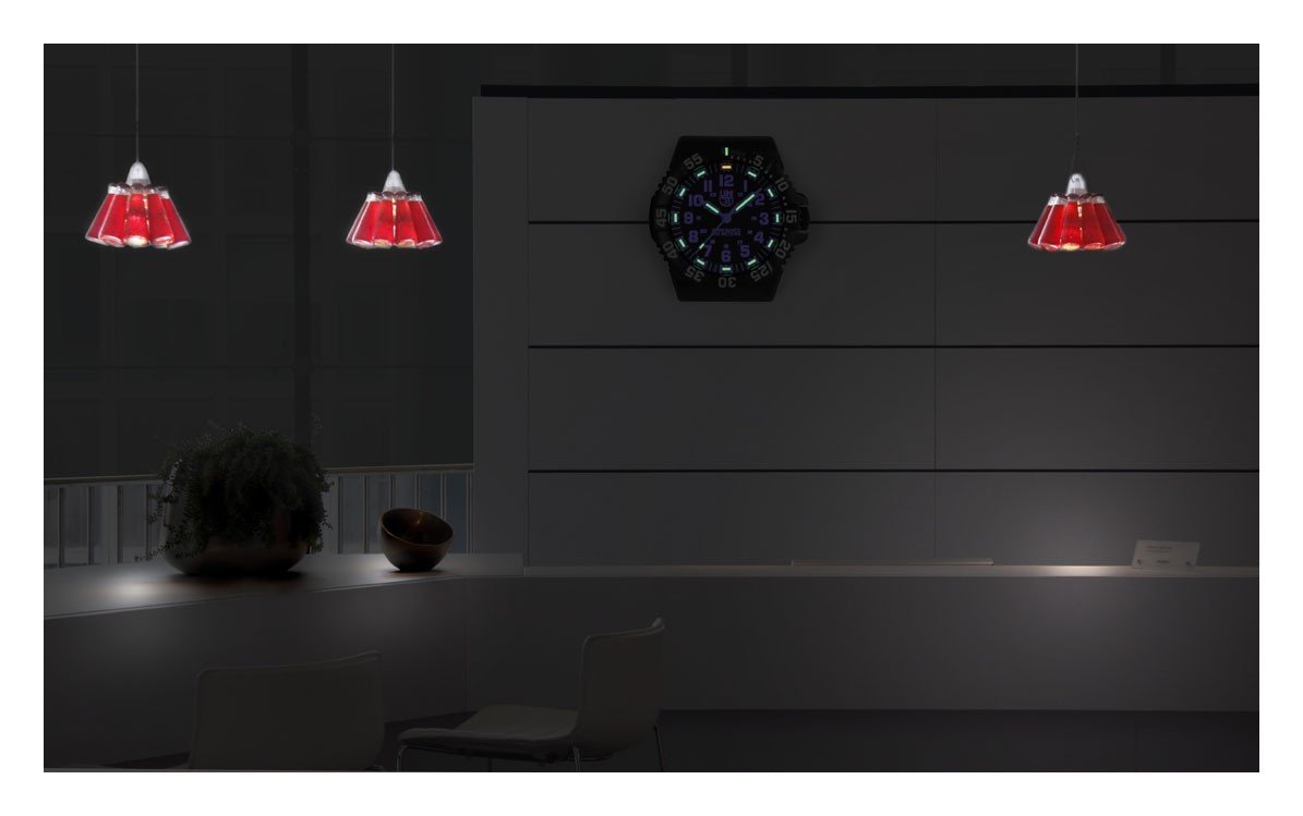 ルミノックス　ウォールクロック　壁掛け Amazon.com: Luminox Men's Wall Clock Clock Big.40 : Home