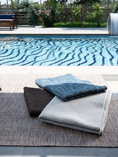 RUGGERRUGS Darla Textured Foldable Indoor Outdoor Rug, 4x6, Weather Resistant, Easy Clean, UV Resistant, Lightweight Contemporary Geometric Patio Carpet for Porch, Deck, Living Room (4' x 6', Gray) - Image 6