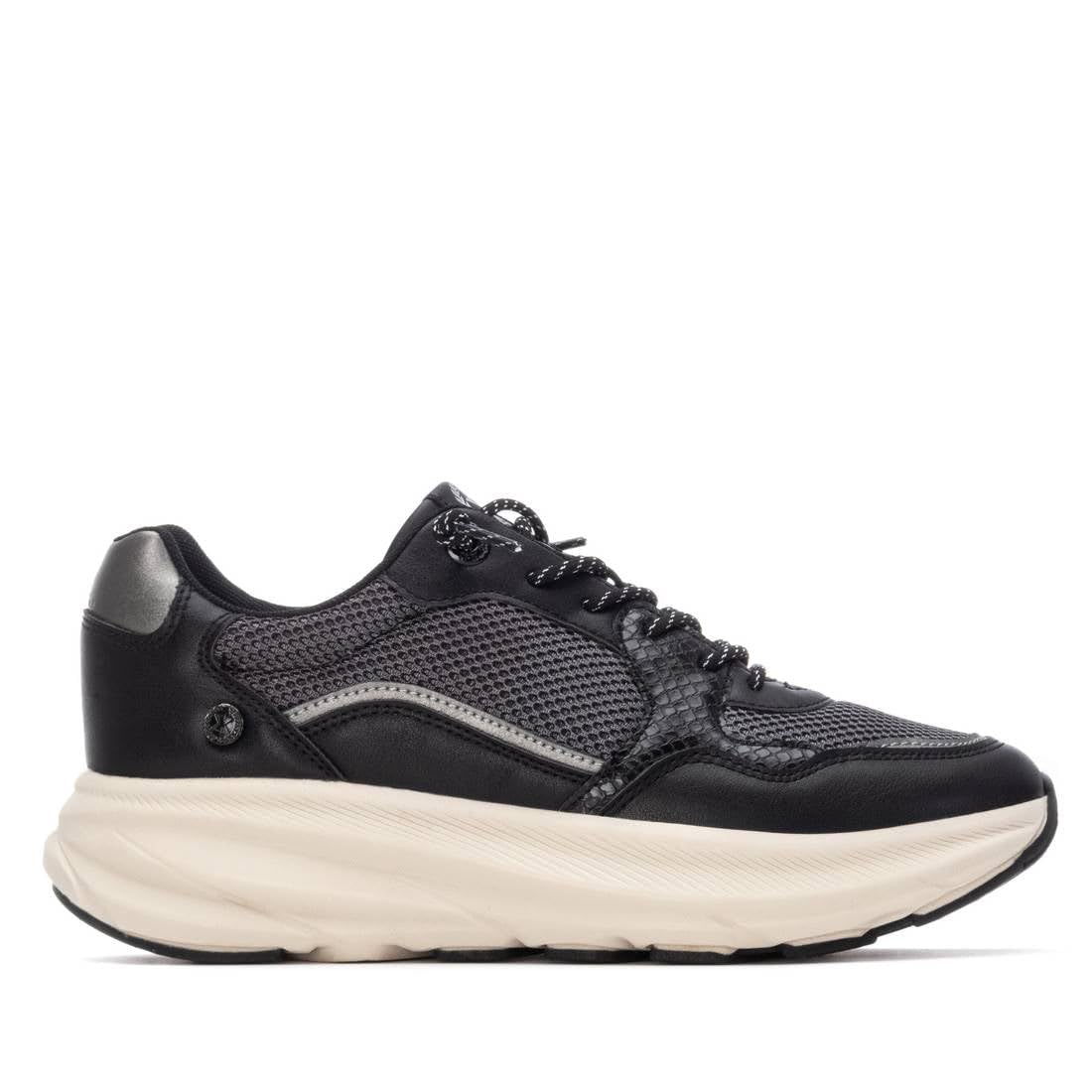 XTI - Zapatilla Mujer Negro - Calzado Cómodo y Versátil - Moda Casual - Modelo 14468602 (Talla 37)
