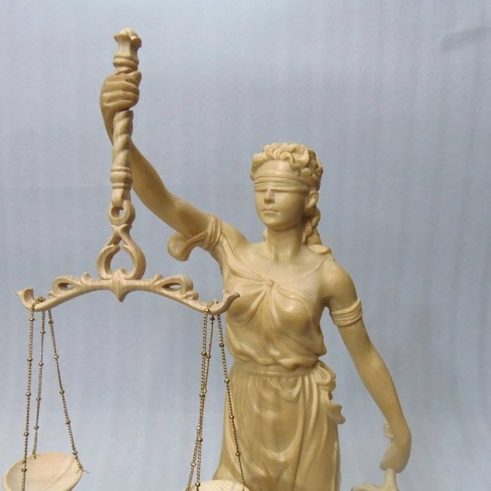 お盆お彼岸大特価希少彫り裁判所のシンボル★ヒバ材 正義の女神像★ユースティティア Amazon.co.jp: 上彫り裁判所のシンボルヒバ材 正義の女神像ユースティ
