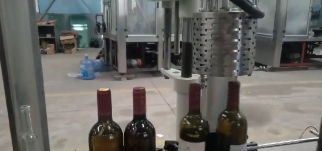 Capsule Termorestringenti Per Bottiglie - 150 Pezzi, PVC, Nero/Rosso Vino/Oro, 30 Mm