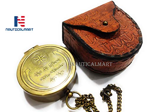 Brújula de latón grabada con funda de cuero miniatura 3
