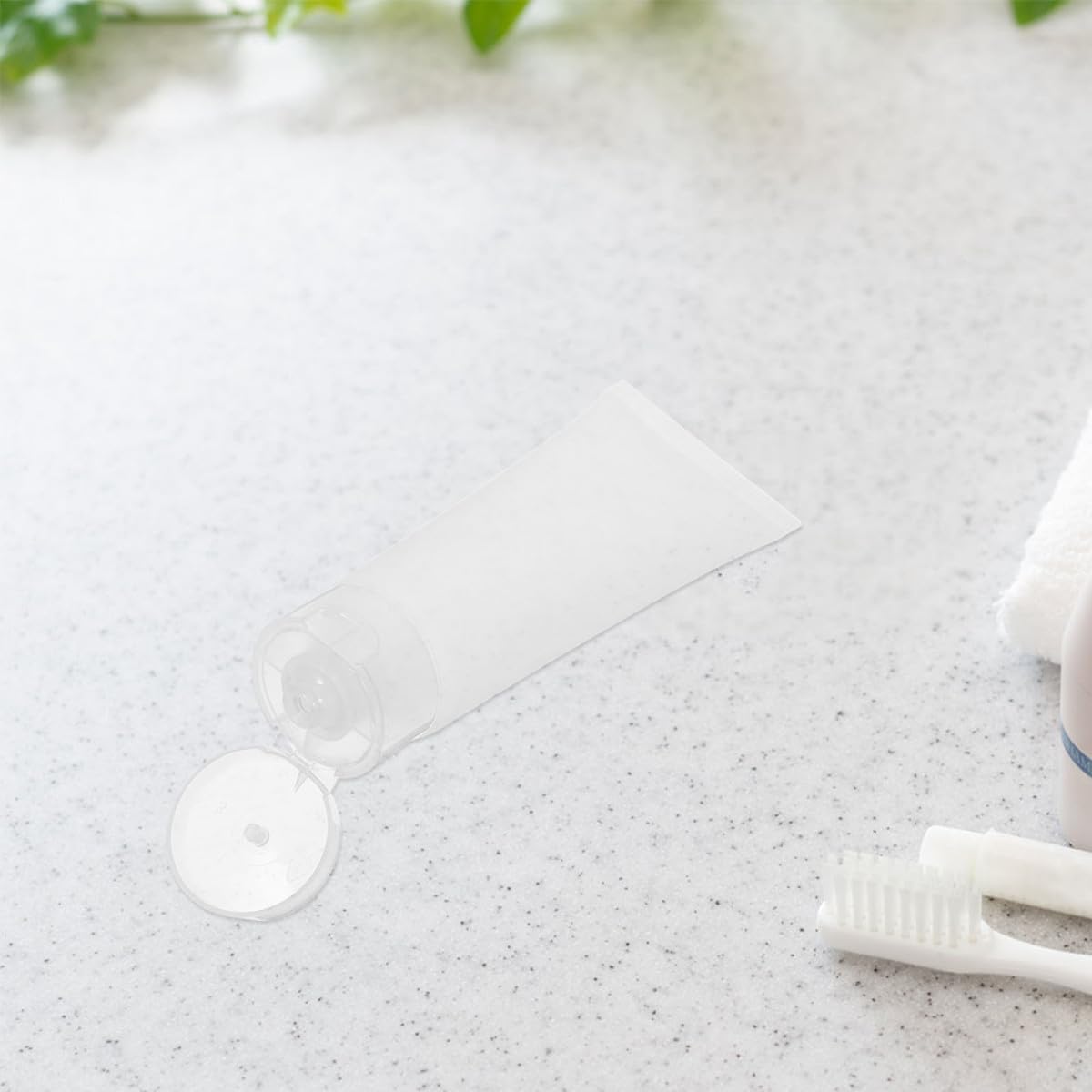 Abaodam Kit 50 Pezzi Contenitori da Viaggio per Lozioni e Dentifricio, Flaconi Morbidi Ricaricabili 50 Ml in Plastica Bianca Leggera per Quotidiano e Viaggi