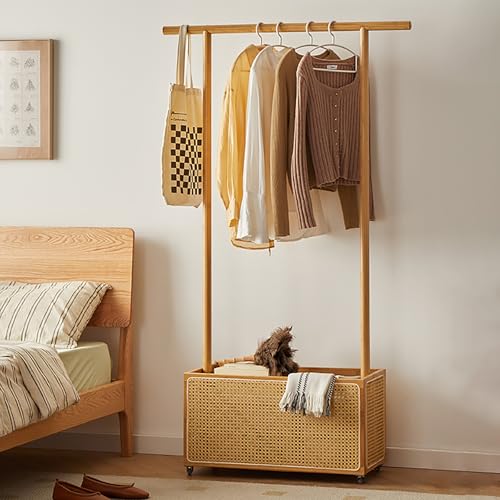 Perchero de madera natural con ruedas para evitar ropa arrugada 2