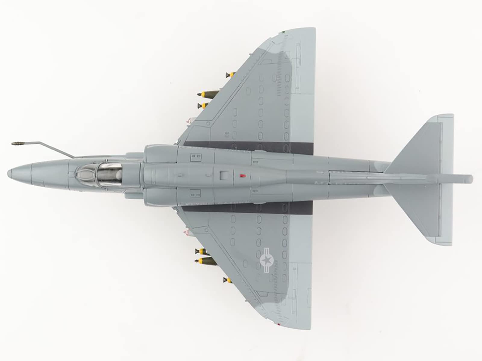 Amazon.com: Douglas A-4F Skyhawk Attack Aircraft VMA-142