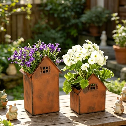 Soporte para exteriores Rusty con forma de casa para renovar patios apagados 7