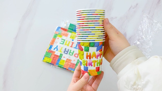Blocchi di costruzione Decorazione per feste Buon compleanno Piatti di