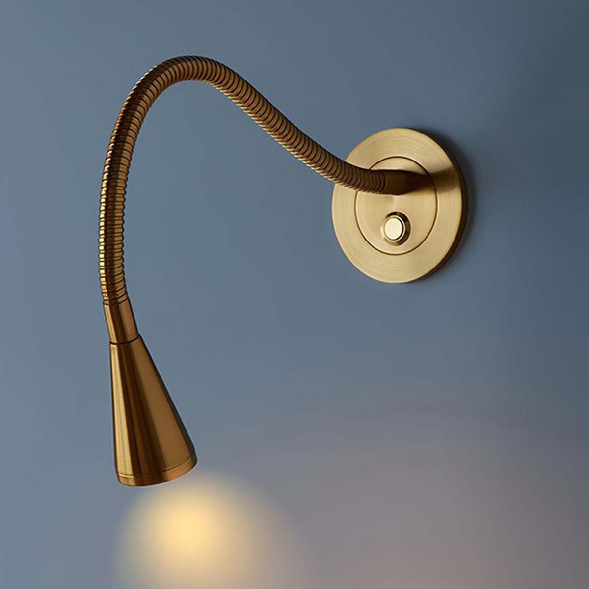 AoLa LED Schwanenhals Lampe Wandlampe mit Schalter Wandleseleuchte Innen 360° Flexible Drehbar Wandleuchte Gold Wandmontage Leselampe für Schlafzimmer Nachttisch Hotel Arbeitszimmer