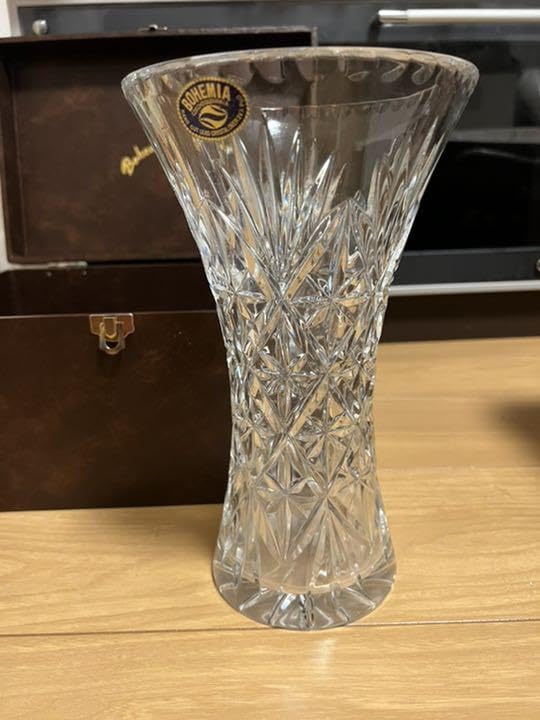 Amazon.co.jp: ボヘミアガラス 花瓶 箱付 : ホーム＆キッチン