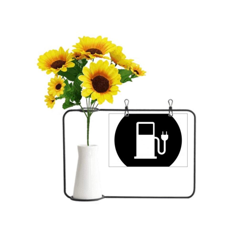 Véhicule électrique écoresponsable : borne de recharge et décor floral pour votre jardin