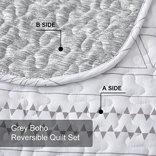 Luxudecor Boho Quilt Set Queen Size 3 Pieces Stripe Pattern Quilt Bohemian Geometric Bedspread With Pillow Shams Reversible Bedding Set Lightweight Coverlet For All Season 90"X90" #TOP4