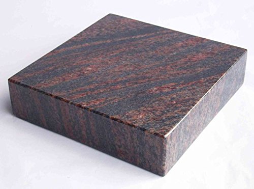 Designgrab Grablampe Mit Granitsockel (20x20x5 Cm) – Aus Messingfarbenem Aluminium & Echtem Granit, Witterungsbeständig