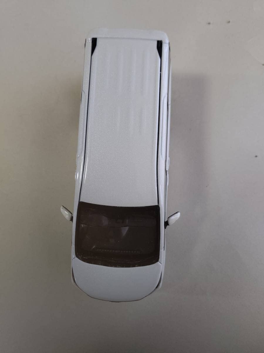 Amazon | 1/30 トヨタ ノア カラーサンプル ホワイトパールクリスタル