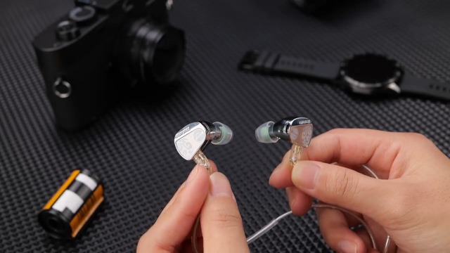 Amazon.co.jp: 【Zhulinniao 驚鴻 Z3】 HiFi IEM 2DD 有線イヤホン