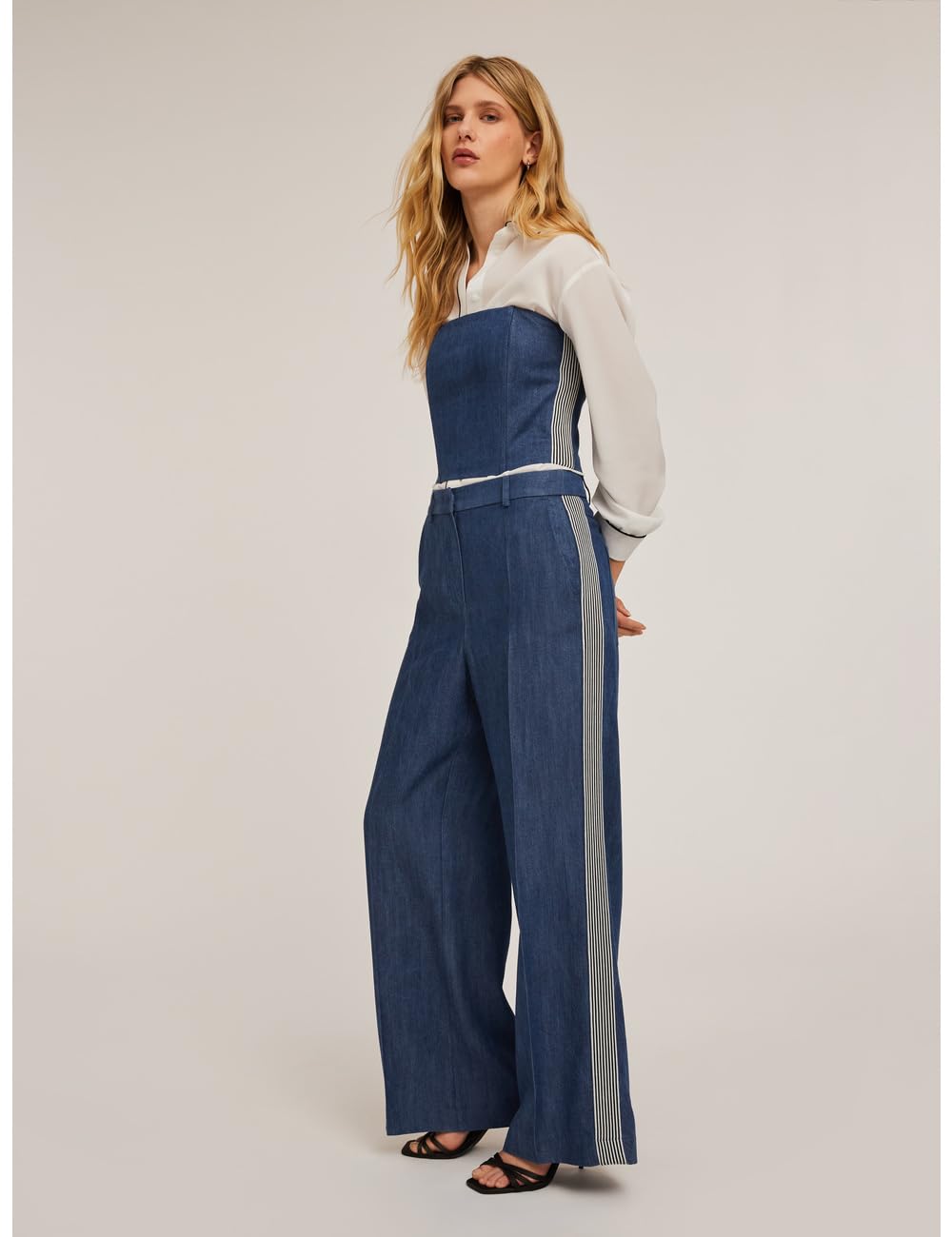 Motivi: Pantalón Modelo Palazzo Efecto Tejido Vaquero con Bandas Laterales Spring Summer 25