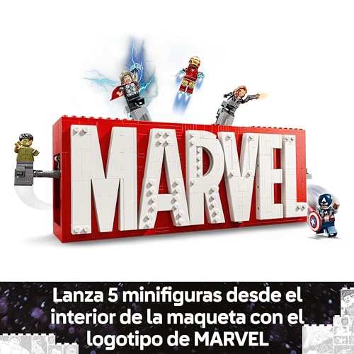 LEGO Marvel 76313 Logotipo con Minifiguras de Vengadores Maqueta 3D 3