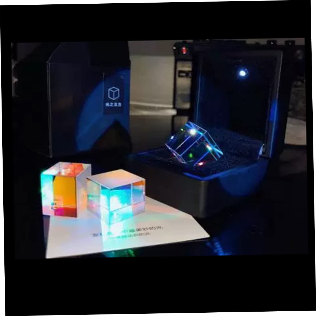 Hohopeti 1.5x1.5x1.5cm Physics Education Kaleidoscope RGB Dispersion Cube Optical Cube for Boys and Girls Decorations