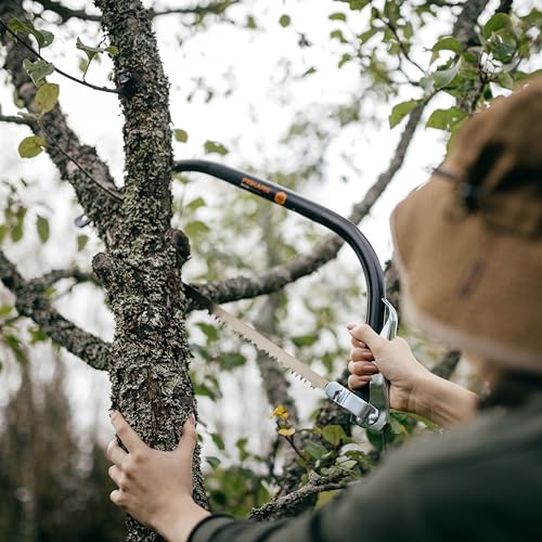Fiskars 21" Bow Saw for Clearing Brush and Pruning Thick Branches - image 4