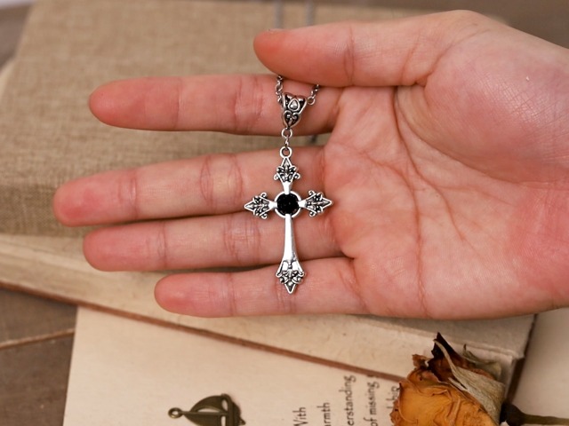 Amazon.com: Sacina Goth Gothic Cross Necklace, Zinc Alloy Cross
