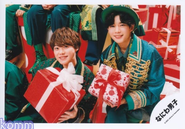 Amazon.co.jp: なにわ男子 公式 生 写真（集合）J01468 : おもちゃ