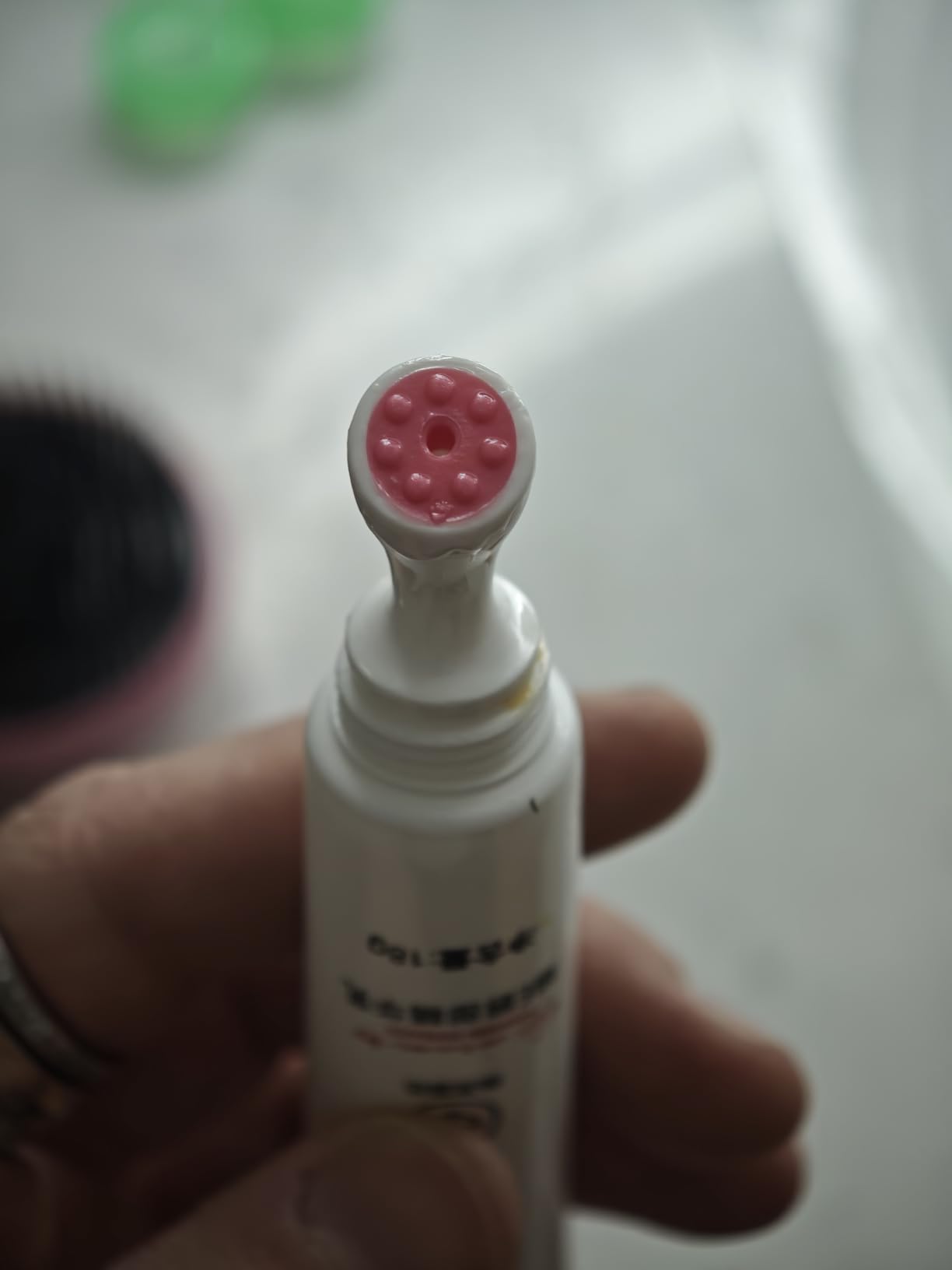 Generic Lip Lightening for Dark Lips, Lip Brightening for Dark Lips, Dark Lip Treatment Serum for Smokers, Dry or Uneven, Restores Natural Look & Moisture with VC, Jojoba Seed Oil & Licorice