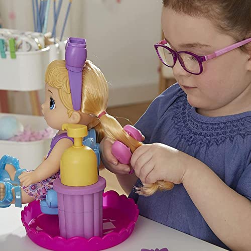Muñeca Baby Alive Sudsy Styling con accesorios de salón miniatura 4