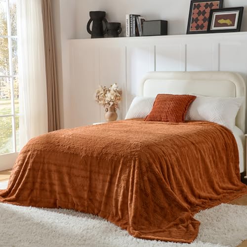 Krifey Burnt Orange Faux Fur Blanket for King Size Bed, 3D Marble Texture Soft Cozy Fuzzy Plush Thick Fall Blanket, Birthday for Women Mom Girlfriend, Camel, 108x90in