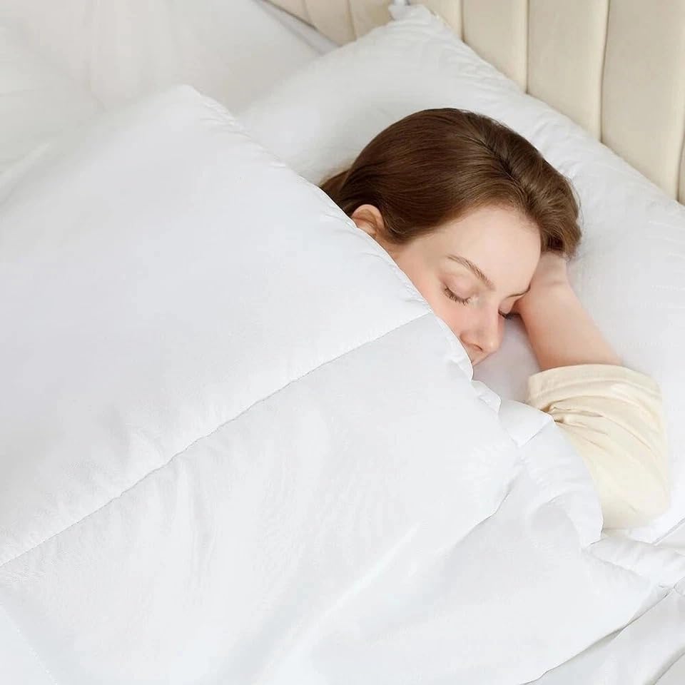 CASVO Anti-Allergy Warm Duvet Quilt Hypoallergenic, Lightweight & Breathable Winter Comforter Machine Washable Duvet Quilt for Sensitive Skin (4.5 Tog, King)