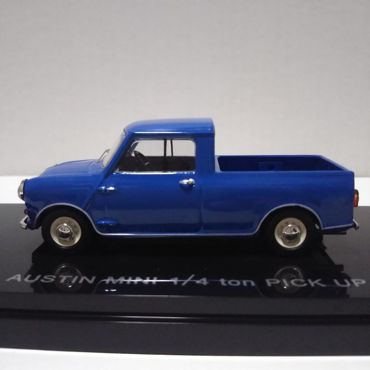 Amazon.co.jp: 💎 EBRO 1/43 Austin Mini Pickup Blue 💎 EBBRO Austin
