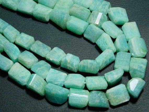 Amazonite en pépites facettées 13" pour offrir un bijou d'harmonie
