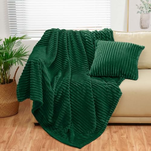 Bnuitland Dark Green Flannel Throw (50X71 inches) with Pillow Cover(18×18