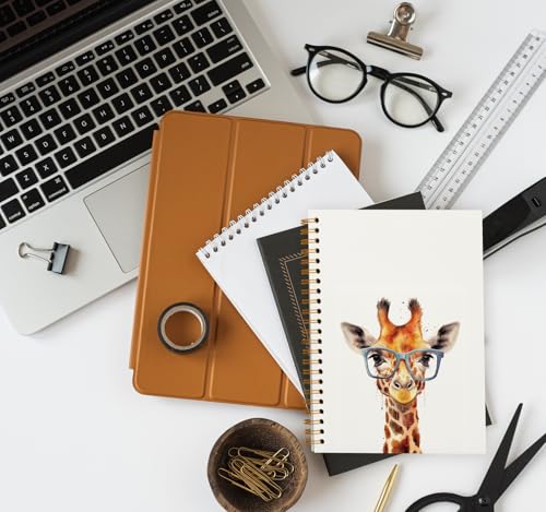 Carnet de notes girafe à couverture rigide contre les pages écornées