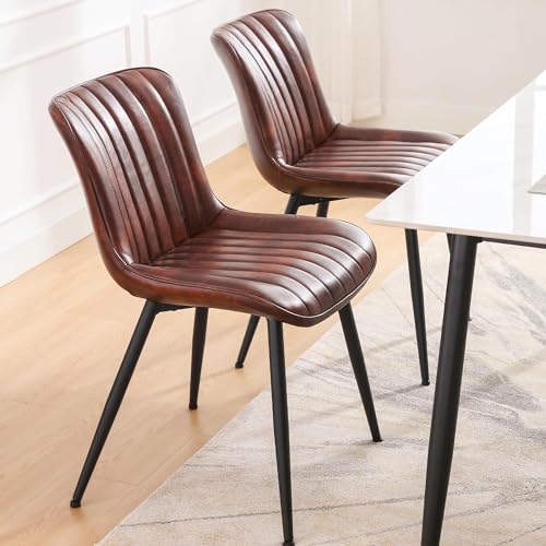 Arreda la tua casa con stile con il nuovo set di 2 sedie per sala da pranzo in ecopelle trapuntato.