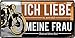 Ich liebe meine Frau Blechschild retro - Motorrad Deko - Motorrad Geschenke für Männer und Biker - lustige Sprüche Schild für Werkstatt und Garage - Deko vintage Metallschild mit Wölbung 17x34cm