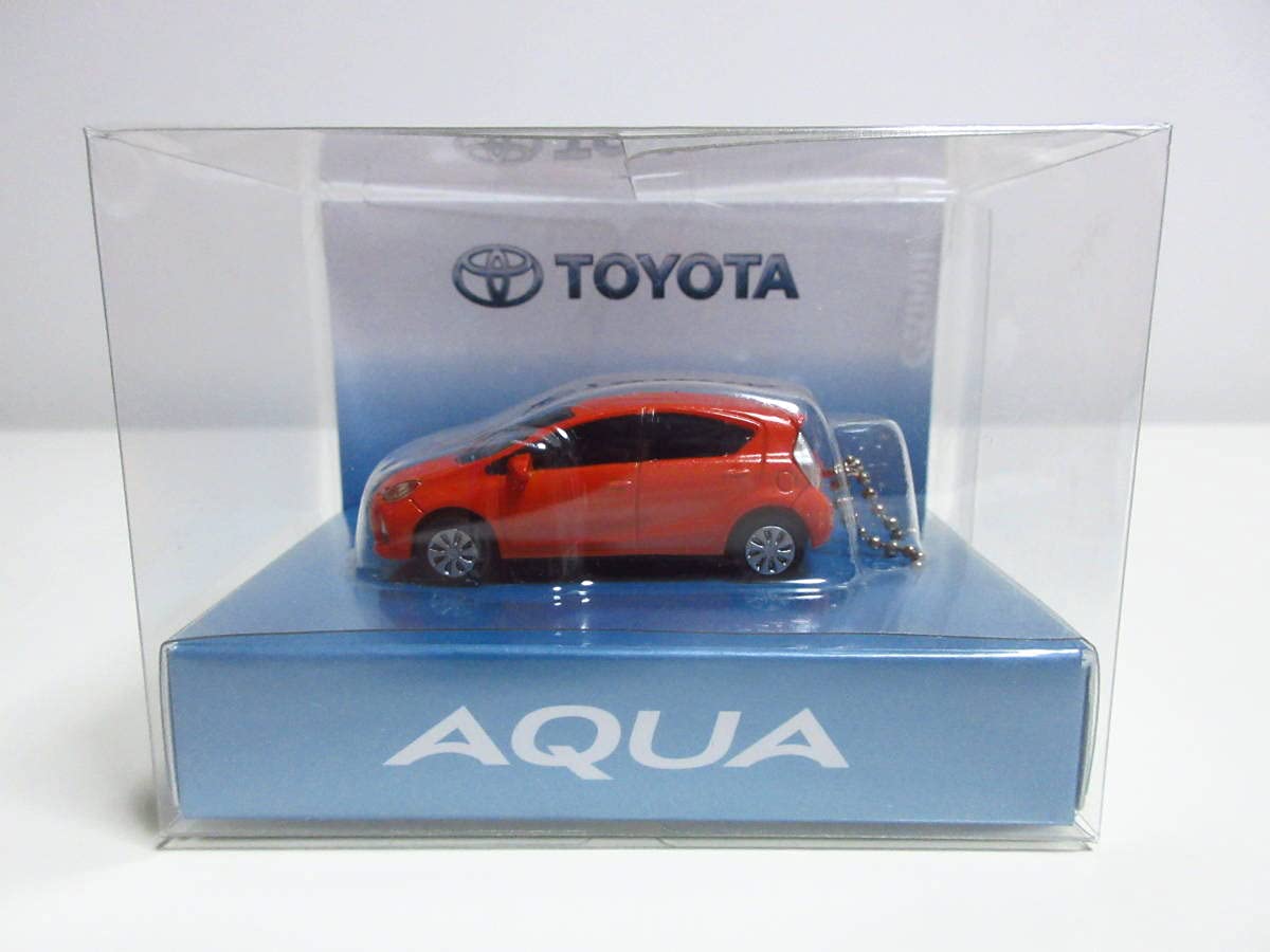 Amazon.co.jp: トヨタ アクア AQUA 前期 非売品 LED ミニカー