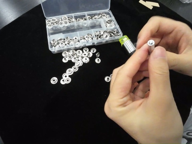 KINBOM 200pez Bottoni Automatici, 15mm Bottoni a Pressione Bottoni Automatici Metal Acciaio Inossidabile Kit di Riparazione a Scatto 50 Set di Bottoni per Borse Jeans Vestiti (Nero