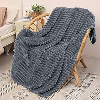 Fleece Throw Blanket for Sofas, Lightweight Soft Warm Winter Couch Throw, Cozy Blanket Chair Single Bed, 150 x 130 cm Grey